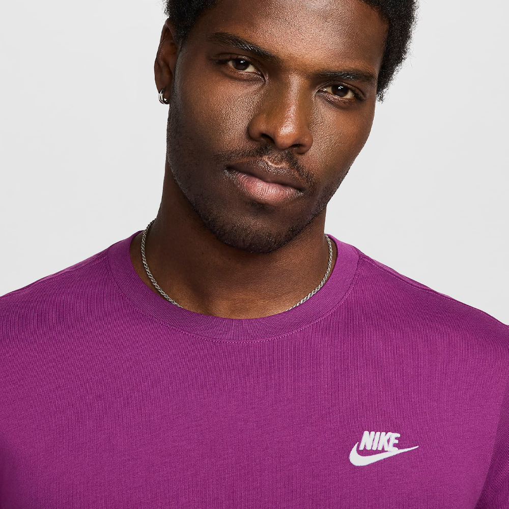 NIKE CAMISETA NSW EMBROIRED TEE - AR4997 504