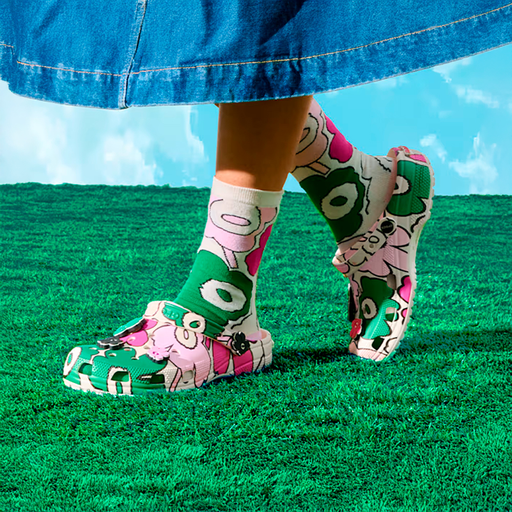 CROCS ZUECO MARIMEKKO CLASSIC CLOG 90H - 211122