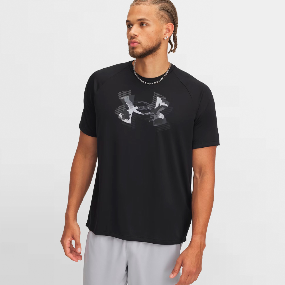 UNDER ARMOUR CAMISETA UA TECH PRINT FILL SHORT - 1390208 001