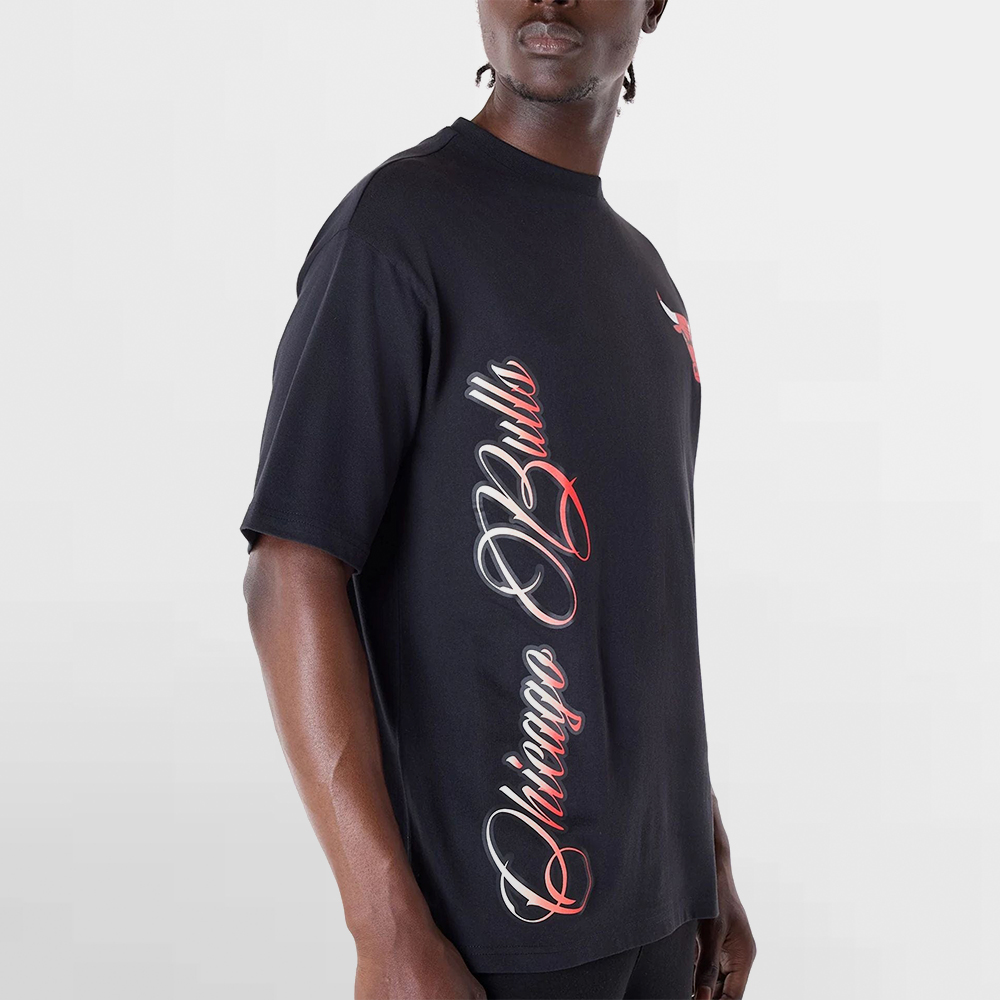 NEW ERA CAMISETA NBA FONT GRAPHC TEE ( BULLS ) - 60596429