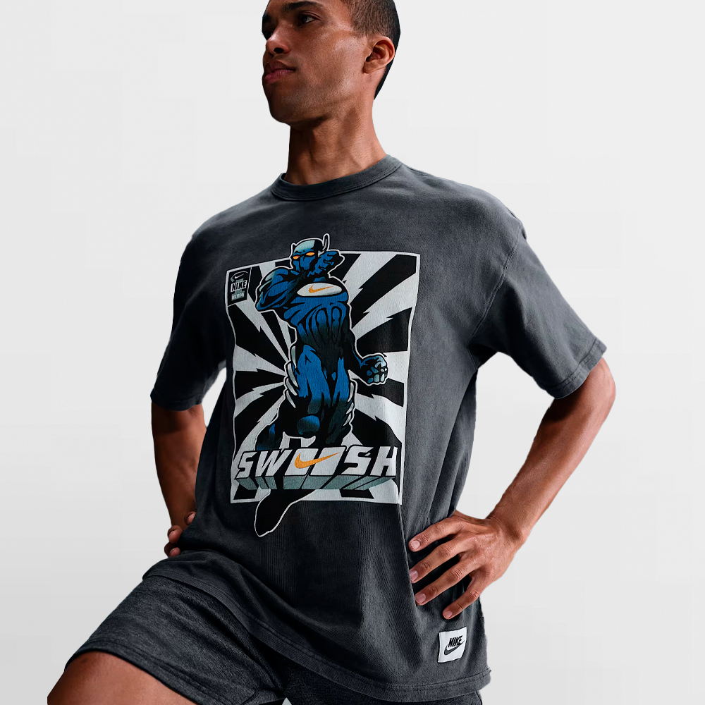 NIKE CAMISETA TEE M90 IYKYK FITNESS - HJ3672 060