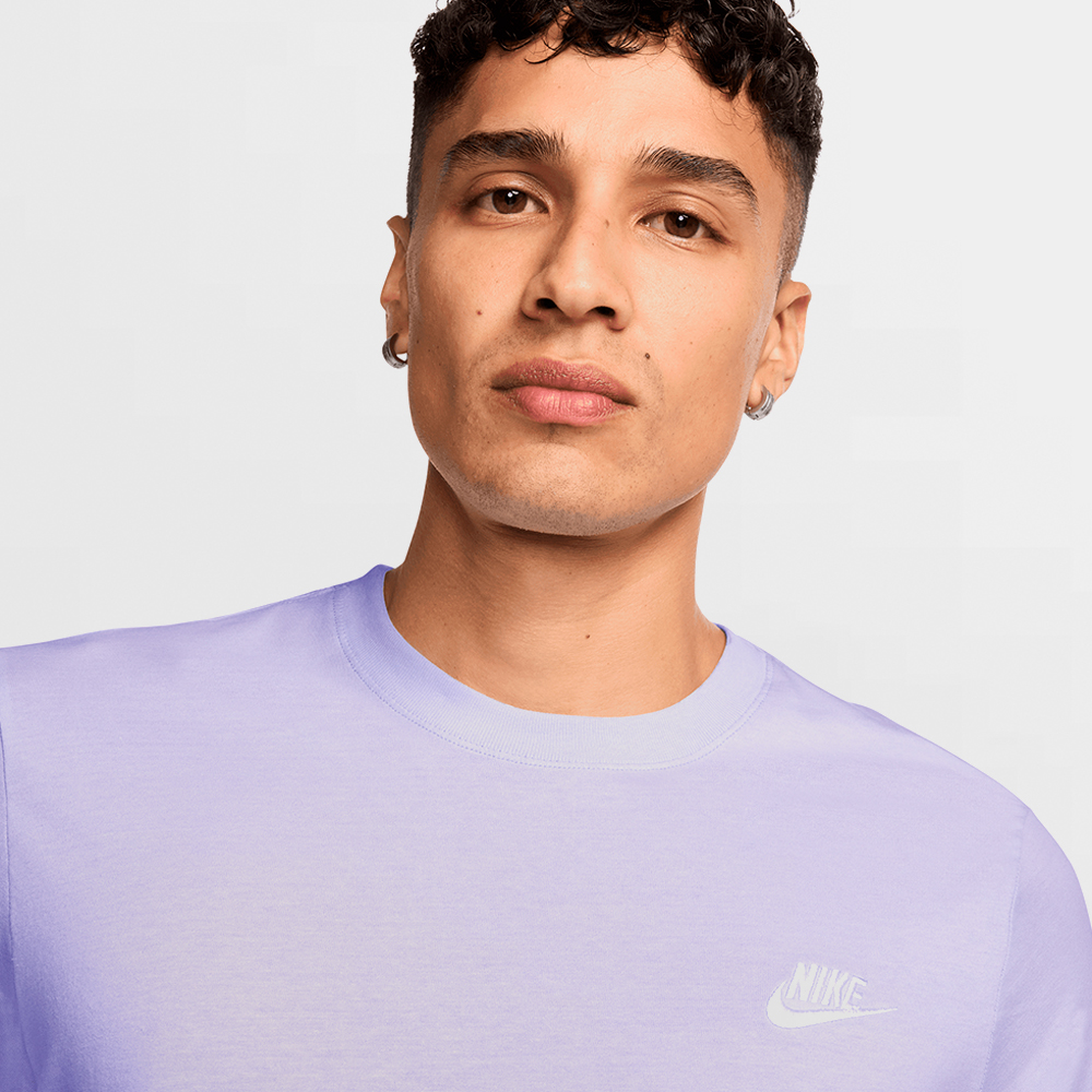 NIKE CAMISETA NSW EMBROIRED TEE - AR4997 538