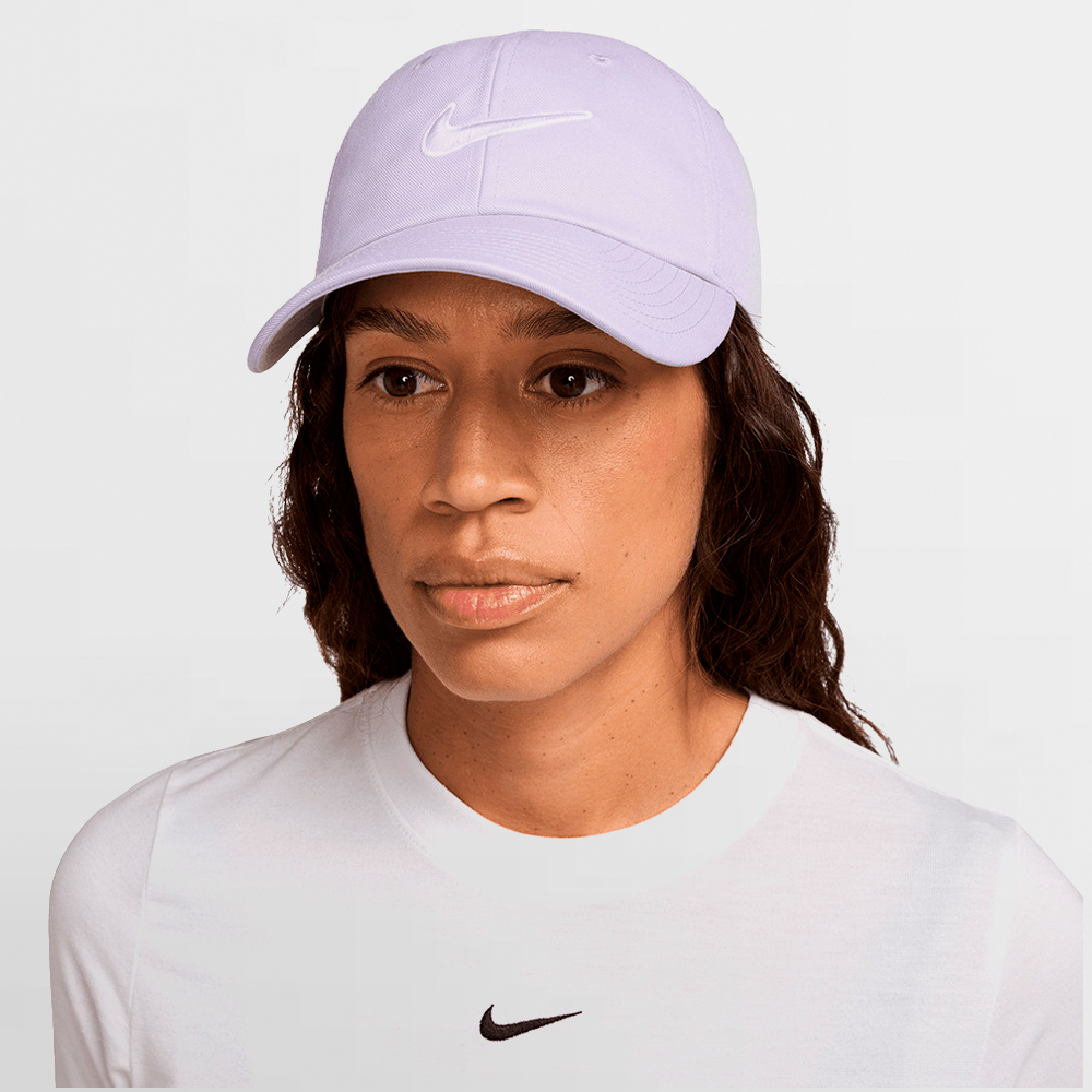 NIKE GORRA CLUB CAP U CB SWSH L - FB5369 515