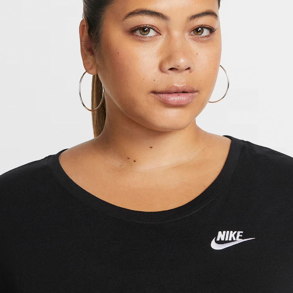 NIKE CAMISETA W. NSW CLUB ESSENTIALS OS (PLUS SIZE) - FD0646 010