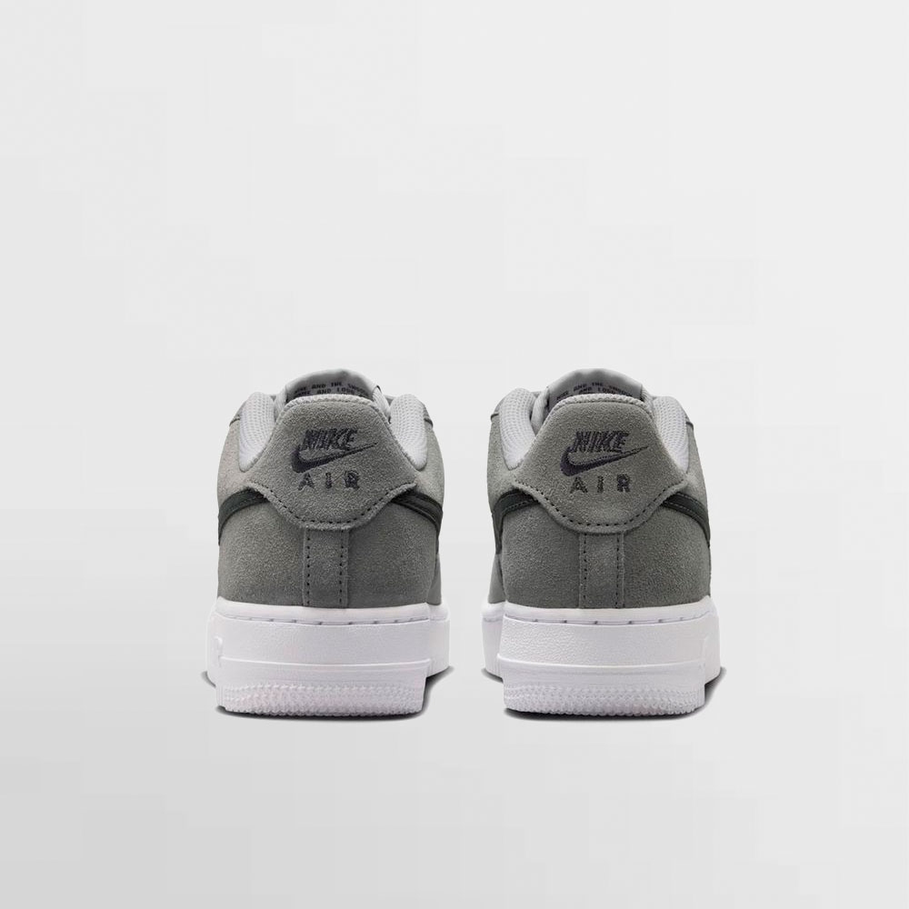 NIKE CALZADO AIR FORCE 1 ESSENTIAL+ GS - IQ2743 001