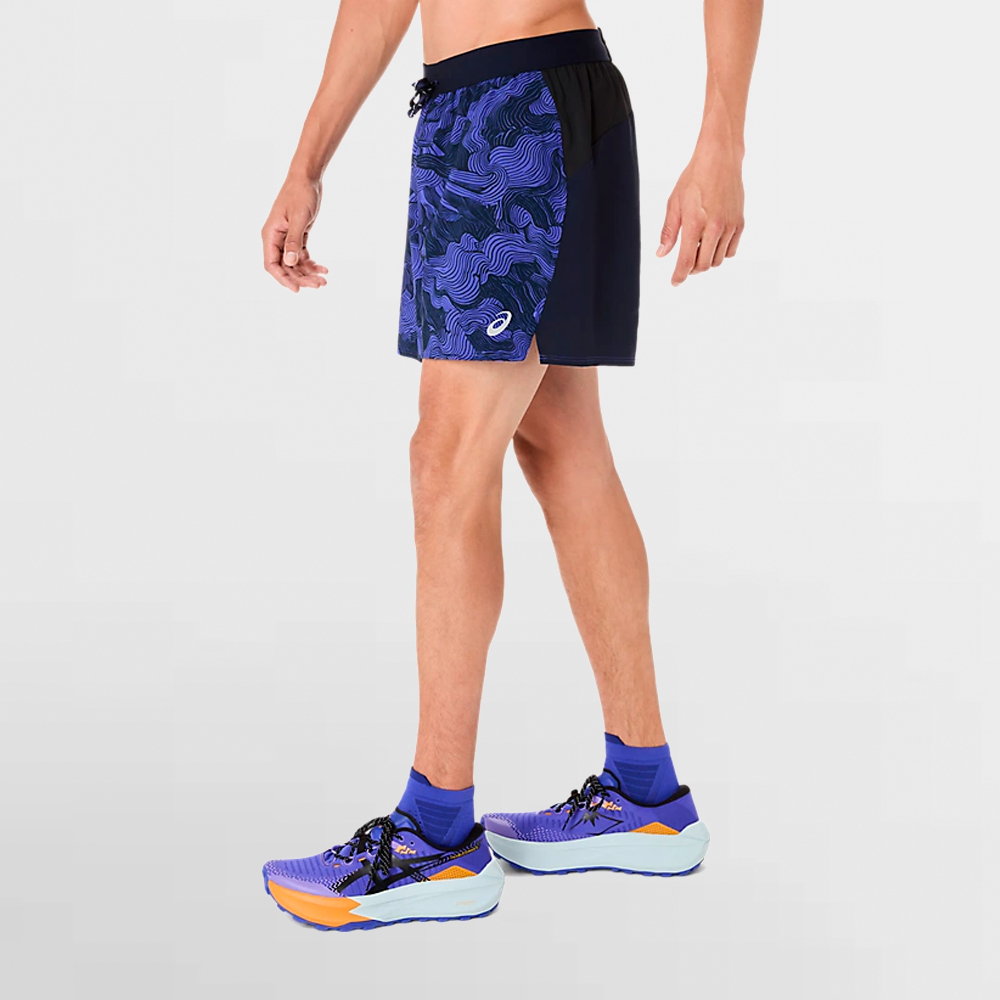 ASICS PANT. CORTO FUJITRAIL ALL OVER PRINT 5IN SHORT - 2011D526 400