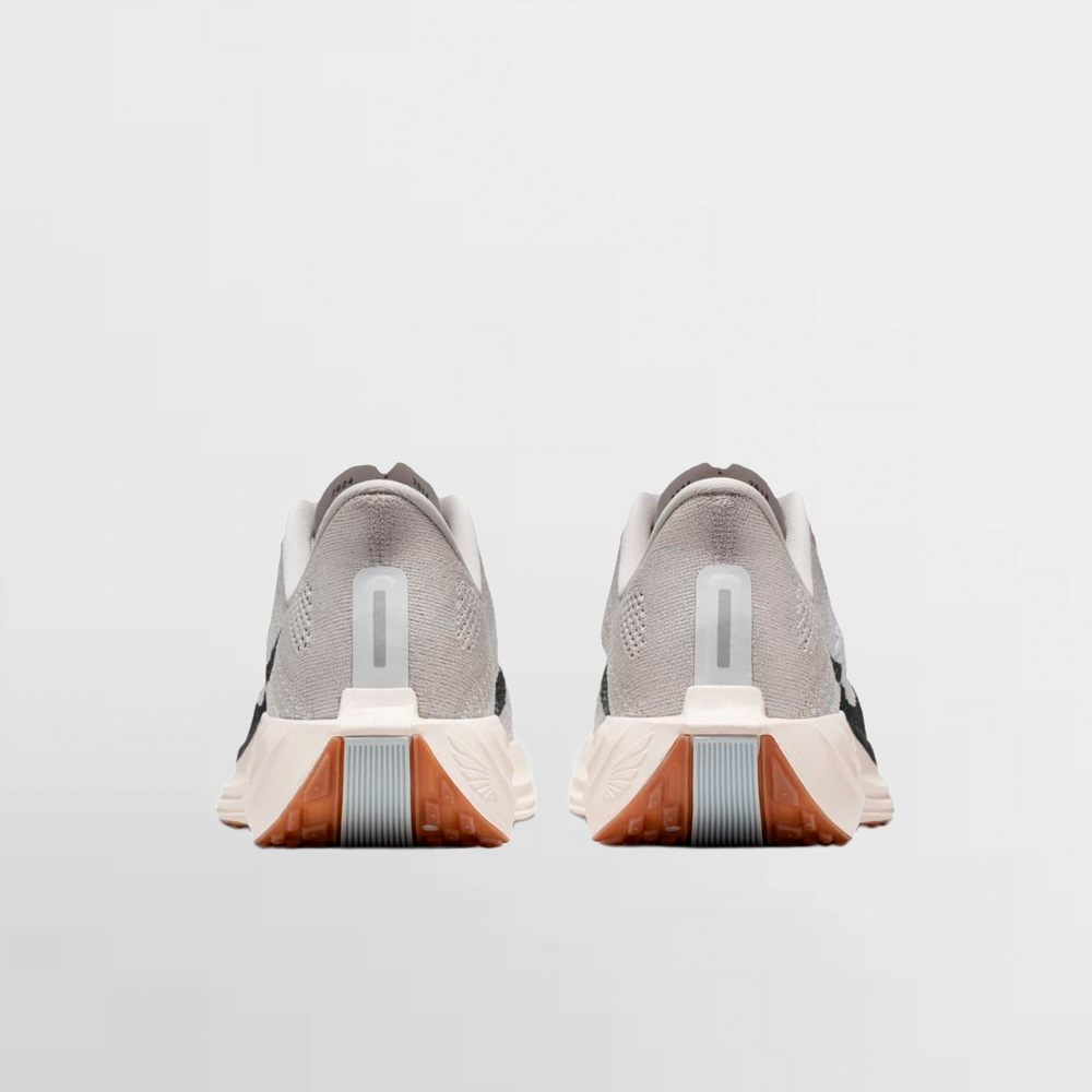 NIKE CALZADO PEGASUS PLUS - FQ7262 010