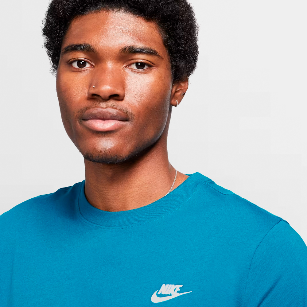 NIKE CAMISETA NSW EMBROIRED TEE - AR4997 301