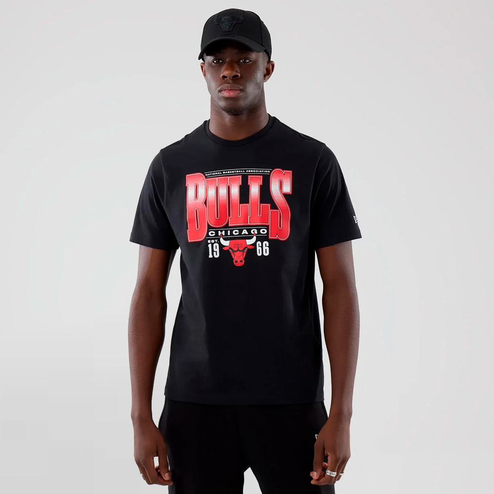 NEW ERA CAMISETA ARCH GRAPHIC REG TEE ( BULLS ) - 60897407