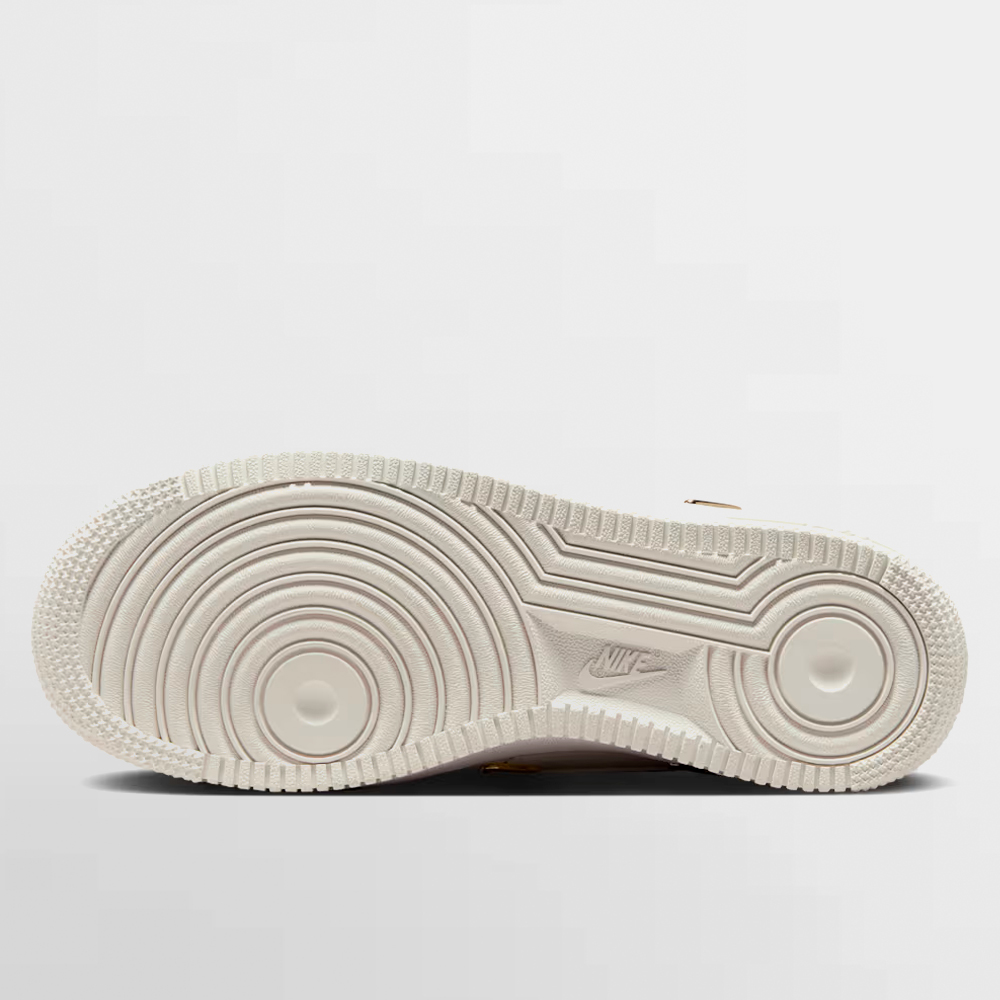 NIKE CALZADO W.  AIR FORCE 1 07 LX - FV3654 111